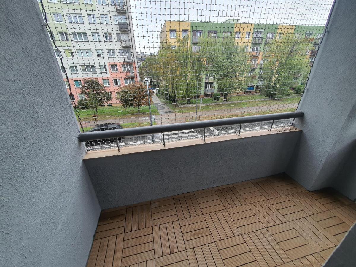 Jdk Apartamenty Legionow 74M2 8-Osobowy Kalisz  Ngoại thất bức ảnh